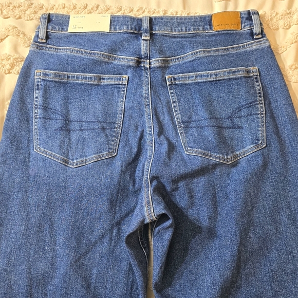 ✨SOLD✨Size 12 American Eagle Classic Blue Mom Jeans - Picture 14 of 16
